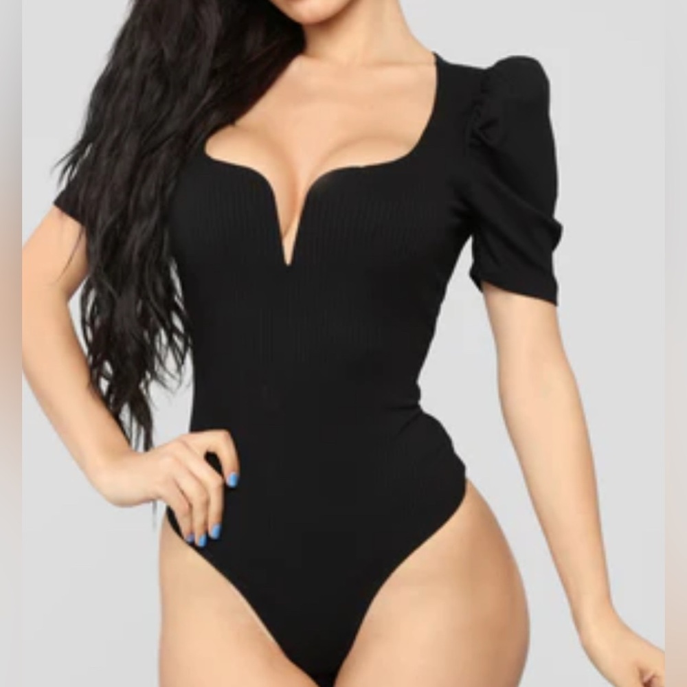 Black Bodysuit Puff sleeve V-Neck Women’s XS